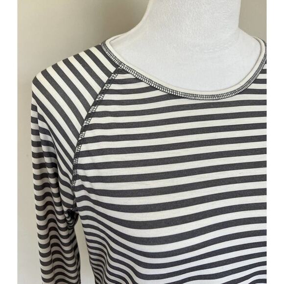 Orvis Striped Long Sleeve Top Crew Neck Gray White Casual Everyday Style - Picture 5 of 6